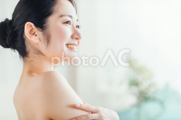 美容・スキンケア・保湿・ビューティー（腕） ボディケア,スキンケア,ボディミルクの写真素材