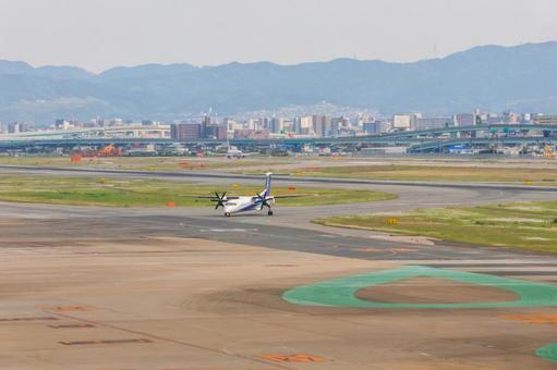 オレンジに染まる翼 オレンジに染まる翼の写真